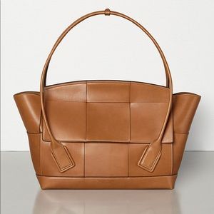 Bottega Veneta Arco 56 Large